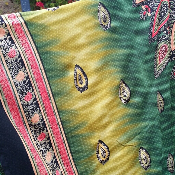 Beautiful Kaftan Dress - Picture 4 of 7